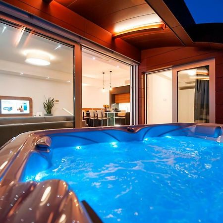 The Q Superior - A Penthouse With Jacuzzi And Sauna Rovinj Exterior foto